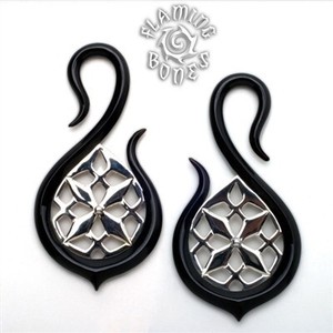 Black Water Buffalo Horn Endelfa Lattice Hooks with Silver Accents and Display Stand